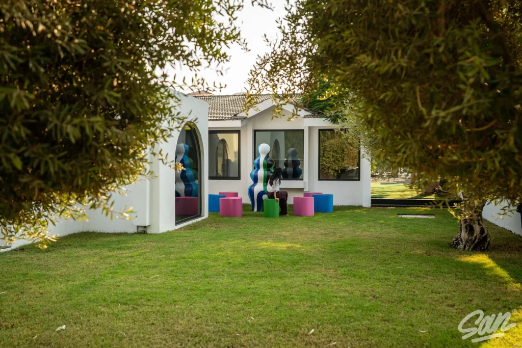 A R M Holding — Tarsila Schubert — view 5