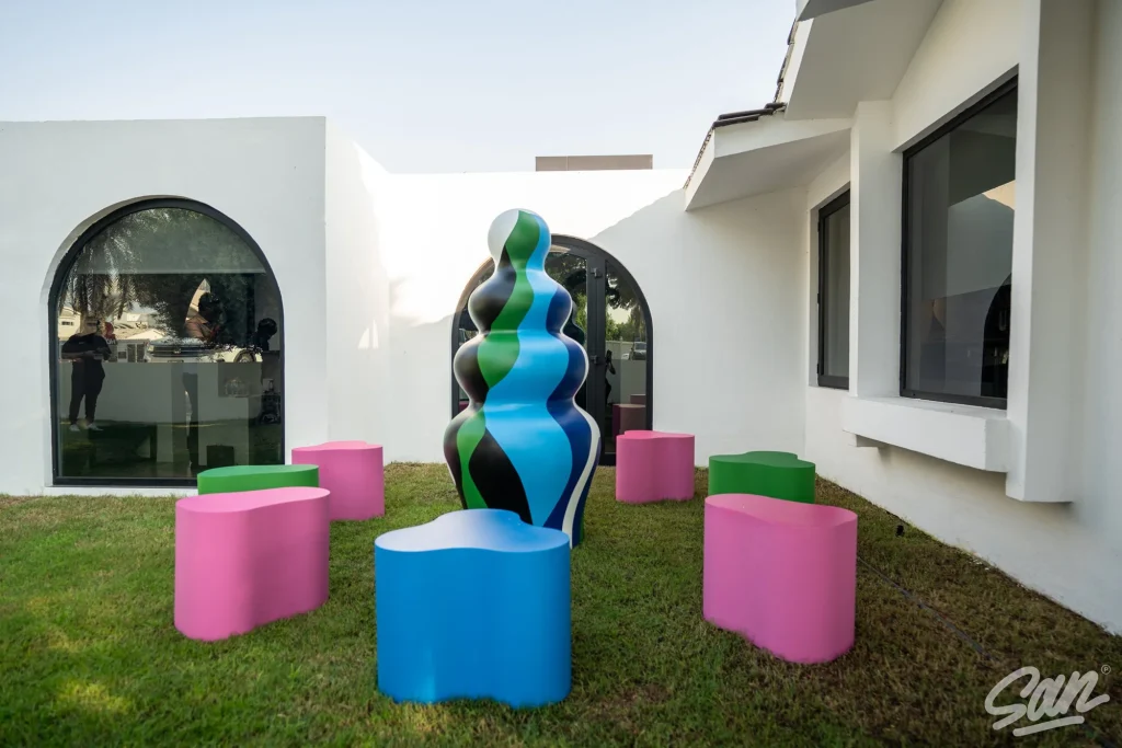 A R M Holding — Tarsila Schubert — view 3